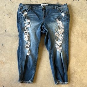 Torrid works distressed jeans zip fly stretch cropped sz 28w 4x